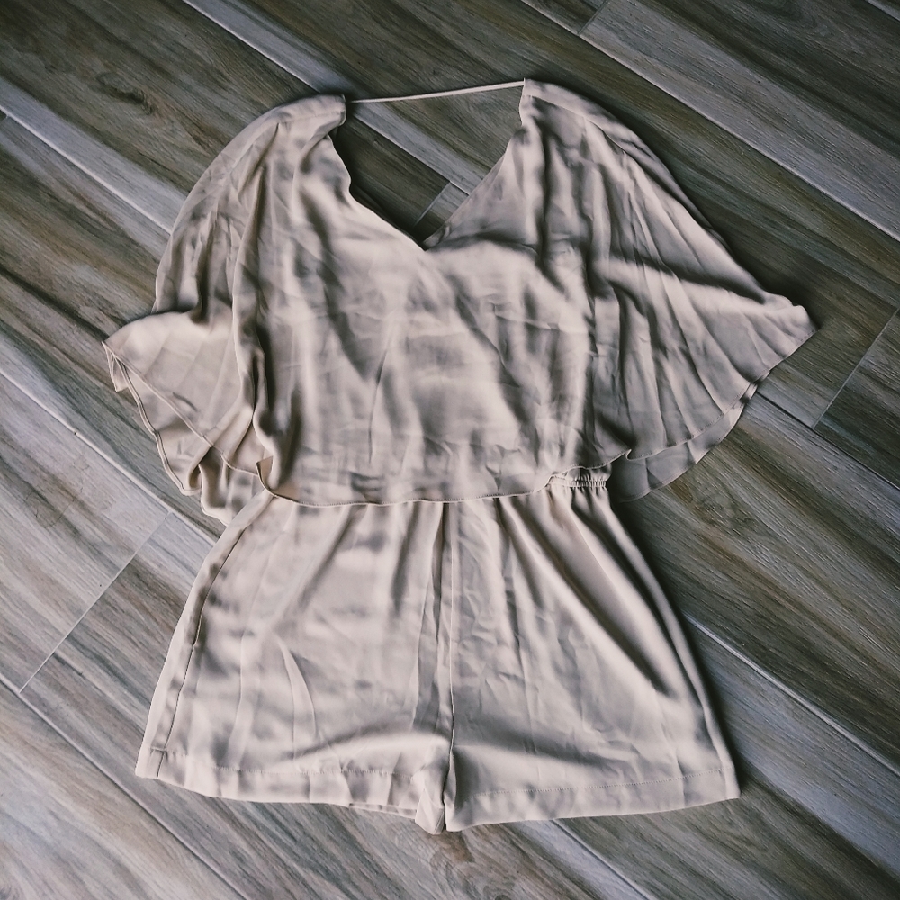 BCBG MaxAzria. Champagne Flowy Romper Fau